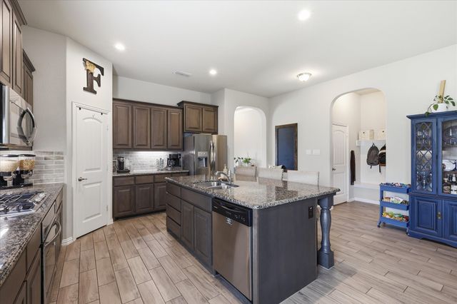 3033 Charing Cross Road, Midlothian, TX 76065