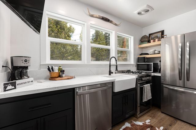 42145 Tollhouse Road, Shaver Lake, CA 93664