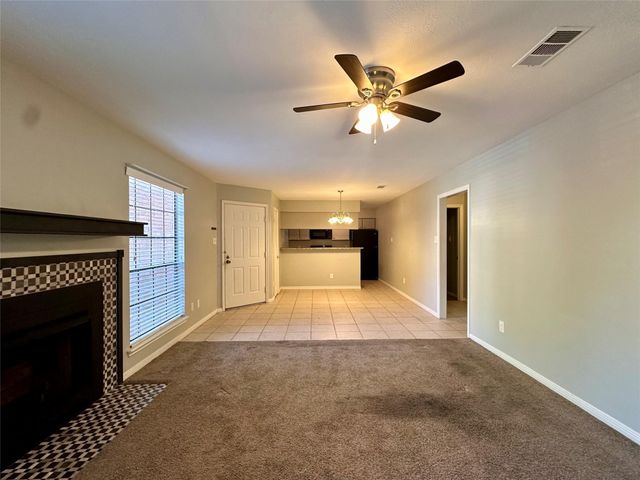 2401 Sycamore Avenue C2, Huntsville, TX 77340