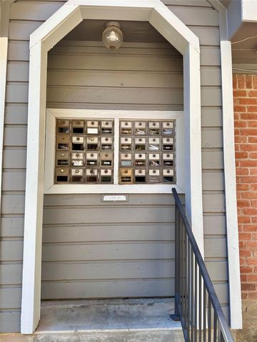 2401 Sycamore Avenue C2, Huntsville, TX 77340