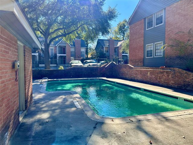 2401 Sycamore Avenue C2, Huntsville, TX 77340