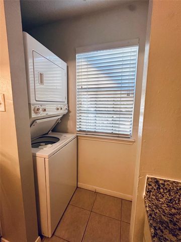 2401 Sycamore Avenue C2, Huntsville, TX 77340