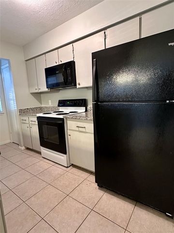 2401 Sycamore Avenue C2, Huntsville, TX 77340