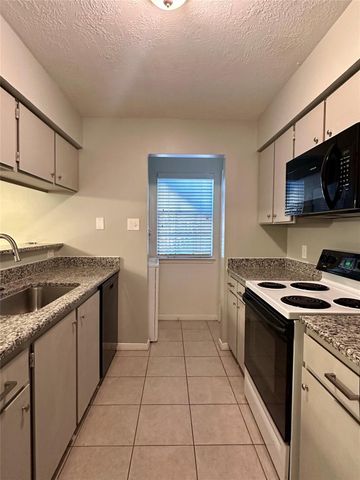 2401 Sycamore Avenue C2, Huntsville, TX 77340