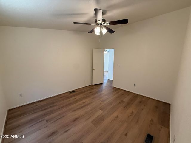 13606 N 21st Place 19, Phoenix, AZ 85022