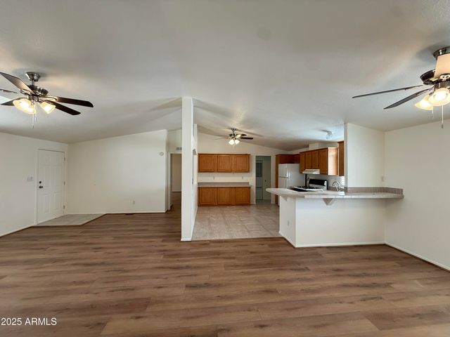 13606 N 21st Place 19, Phoenix, AZ 85022