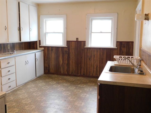 701-703 W 4TH Street, Erie, PA 16507