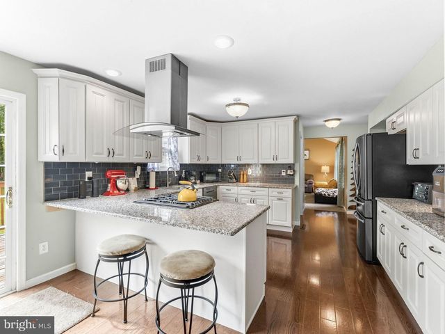141 EWAN RD, Mullica Hill, NJ 08062