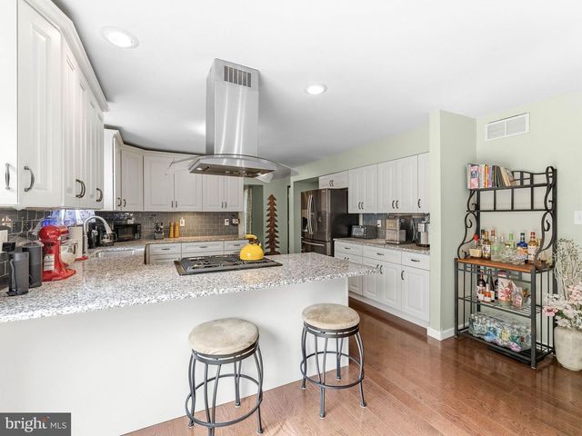 141 EWAN RD, Mullica Hill, NJ 08062