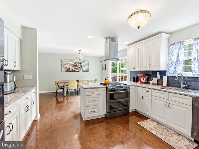 141 EWAN RD, Mullica Hill, NJ 08062