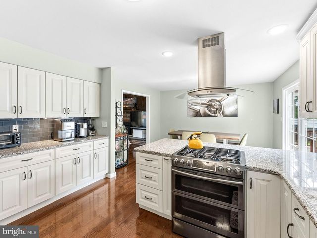 141 EWAN RD, Mullica Hill, NJ 08062