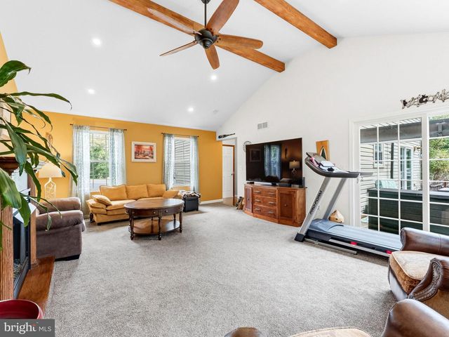 141 EWAN RD, Mullica Hill, NJ 08062