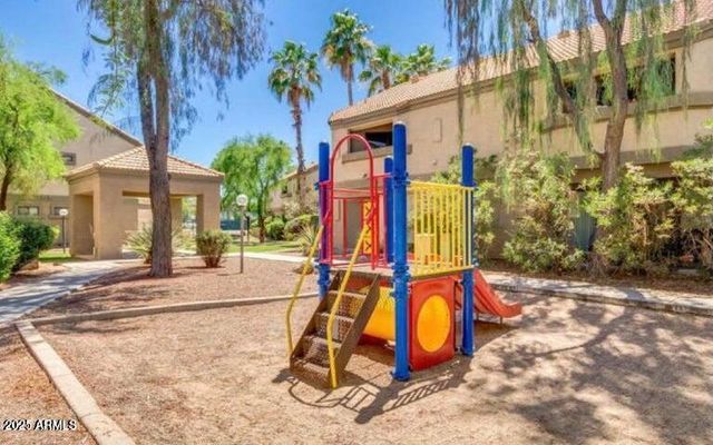 1287 N ALMA SCHOOL Road 262, Chandler, AZ 85224