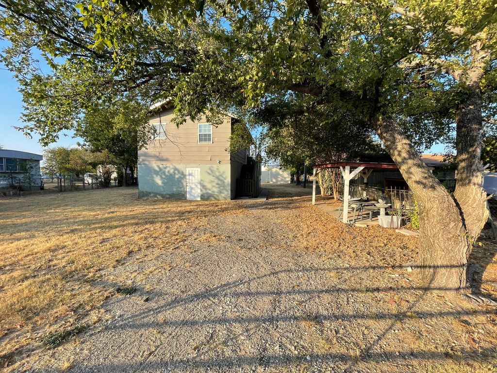 8947 Adams Circle, Cresson, TX 76035 — exterior