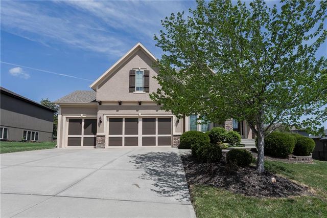18914 W 100th Street, Lenexa, KS 66220