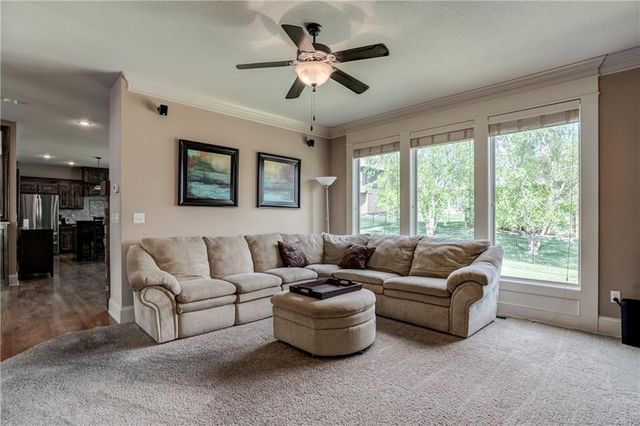18914 W 100th Street, Lenexa, KS 66220