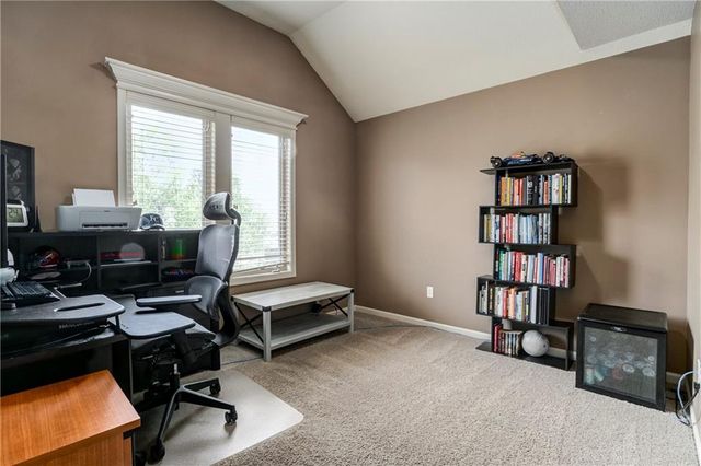 18914 W 100th Street, Lenexa, KS 66220