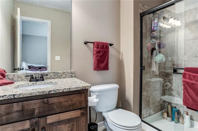 18914 W 100th Street, Lenexa, KS 66220