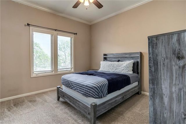 18914 W 100th Street, Lenexa, KS 66220
