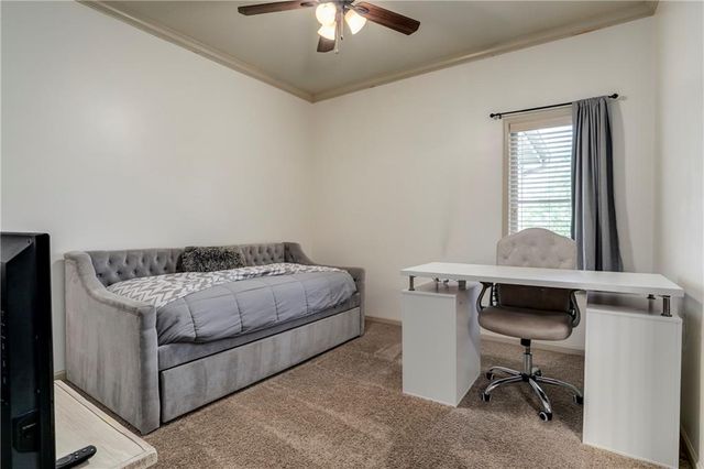 18914 W 100th Street, Lenexa, KS 66220