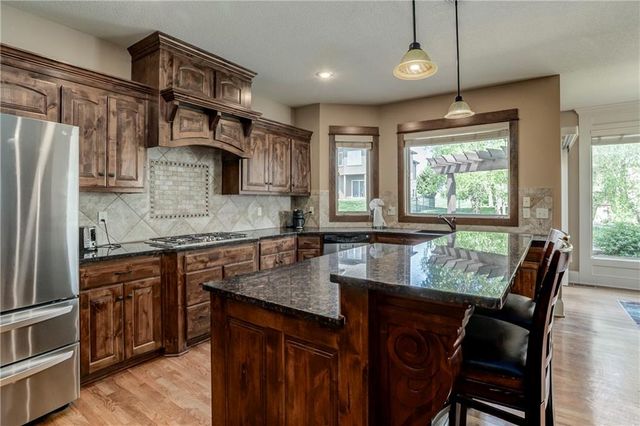 18914 W 100th Street, Lenexa, KS 66220