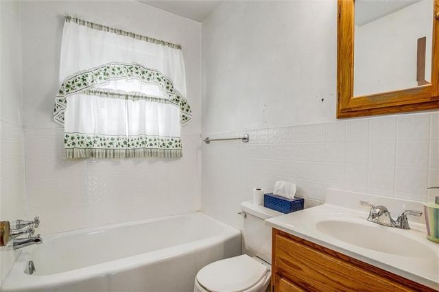 11224 W 66th Terrace, Shawnee, KS 66203