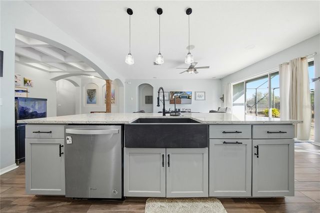 6831 GUILFORD BRIDGE DRIVE, Apollo Beach, FL 33572