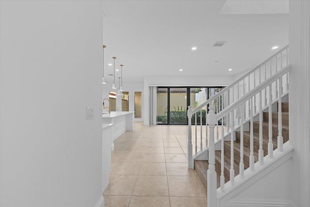 6020 Curie Place, Palm Beach Gardens, FL 33418