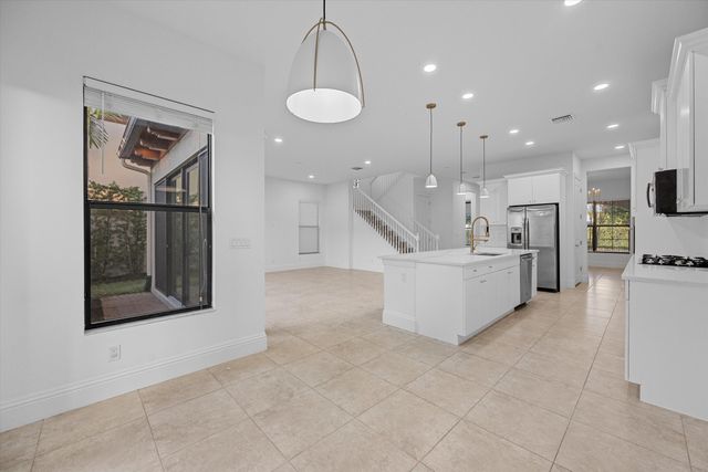 6020 Curie Place, Palm Beach Gardens, FL 33418