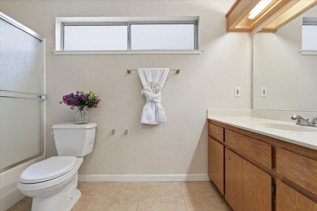 7419 Sunborough Ln, Sacramento, CA 95828