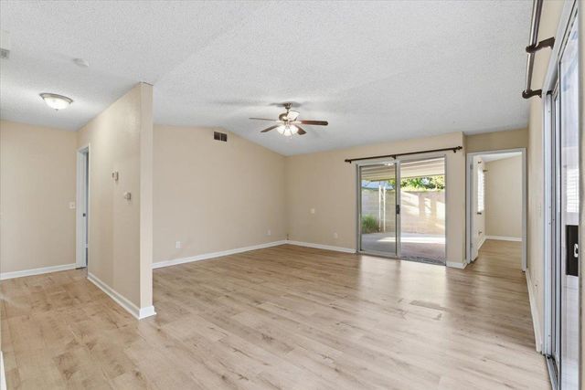 7419 Sunborough Ln, Sacramento, CA 95828