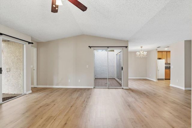 7419 Sunborough Ln, Sacramento, CA 95828