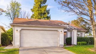 7419 Sunborough Ln, Sacramento, CA 95828