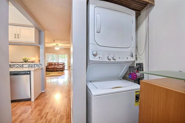 154 SW 96th Terrace, Plantation, FL 33324