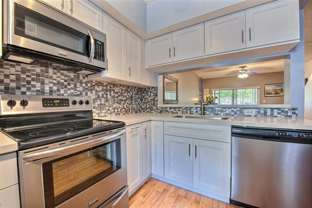 154 SW 96th Terrace, Plantation, FL 33324