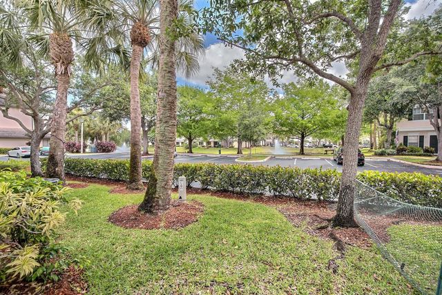 154 SW 96th Terrace, Plantation, FL 33324