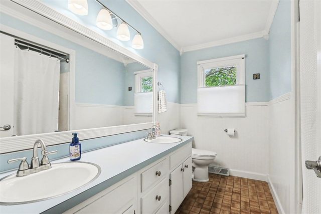 1723 Carlsbrook Lane, Portage, MI 49024