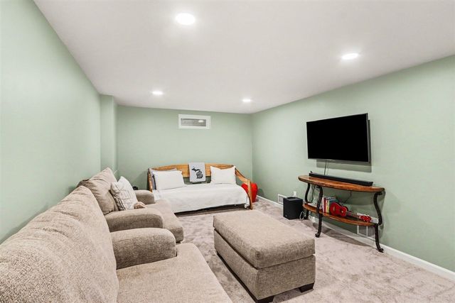 1723 Carlsbrook Lane, Portage, MI 49024
