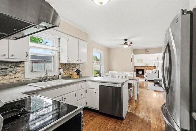 1723 Carlsbrook Lane, Portage, MI 49024