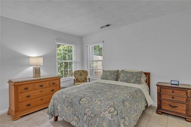 3007 Bay Shore LN, Suffolk, VA 23435