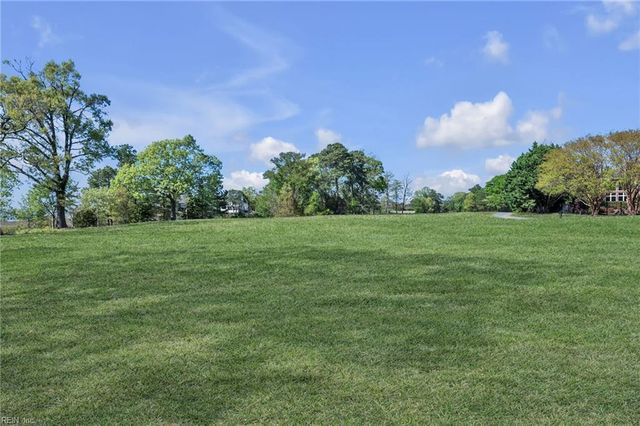 3007 Bay Shore LN, Suffolk, VA 23435