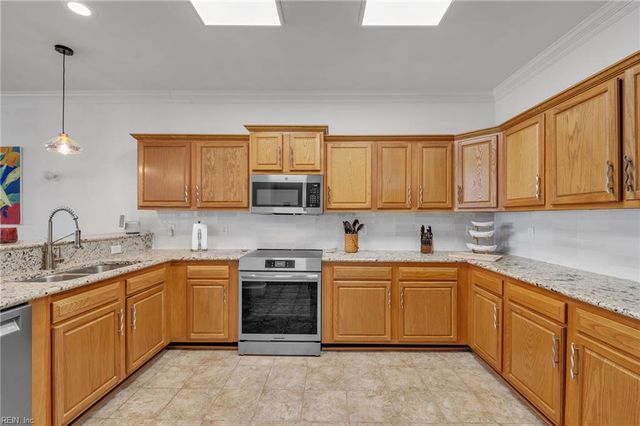 3007 Bay Shore LN, Suffolk, VA 23435