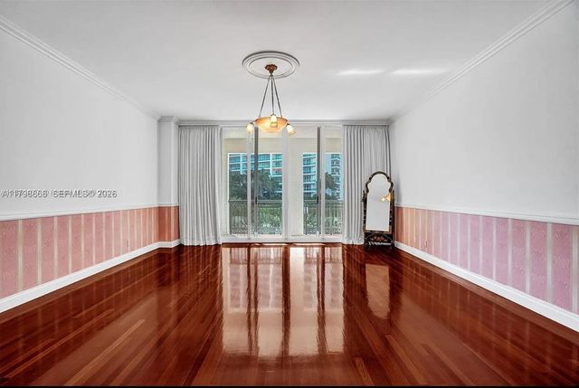 20165 NE 39 Place 403, Aventura, FL 33180