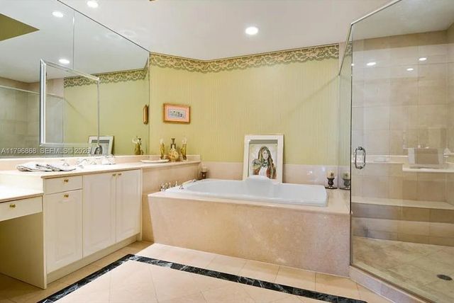 20165 NE 39 Place 403, Aventura, FL 33180