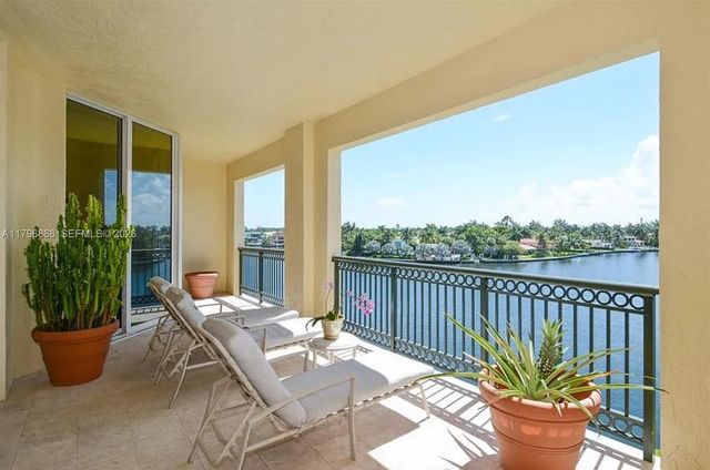 20165 NE 39 Place 403, Aventura, FL 33180