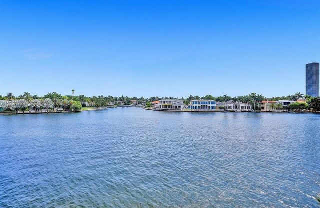 20165 NE 39 Place 403, Aventura, FL 33180