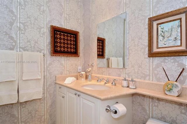 20165 NE 39 Place 403, Aventura, FL 33180