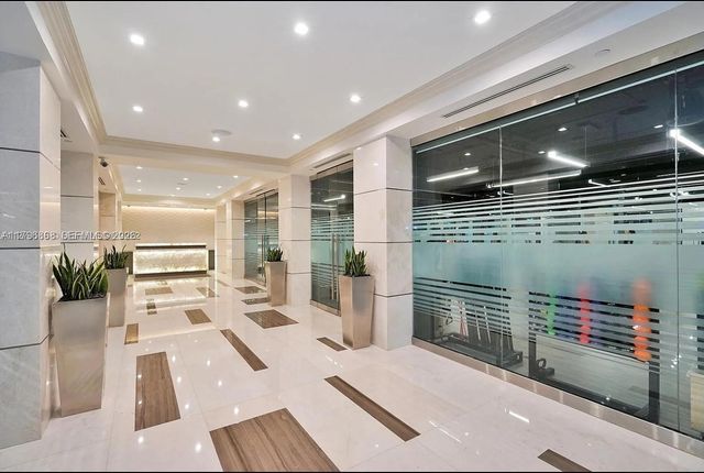 20165 NE 39 Place 403, Aventura, FL 33180