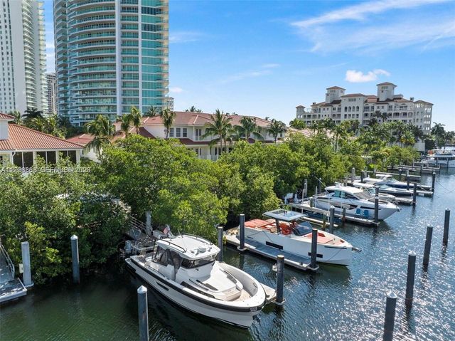 20165 NE 39 Place 403, Aventura, FL 33180
