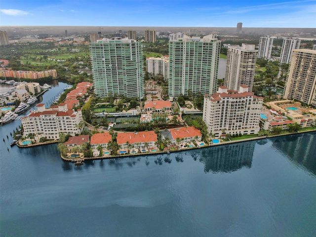 20165 NE 39 Place 403, Aventura, FL 33180